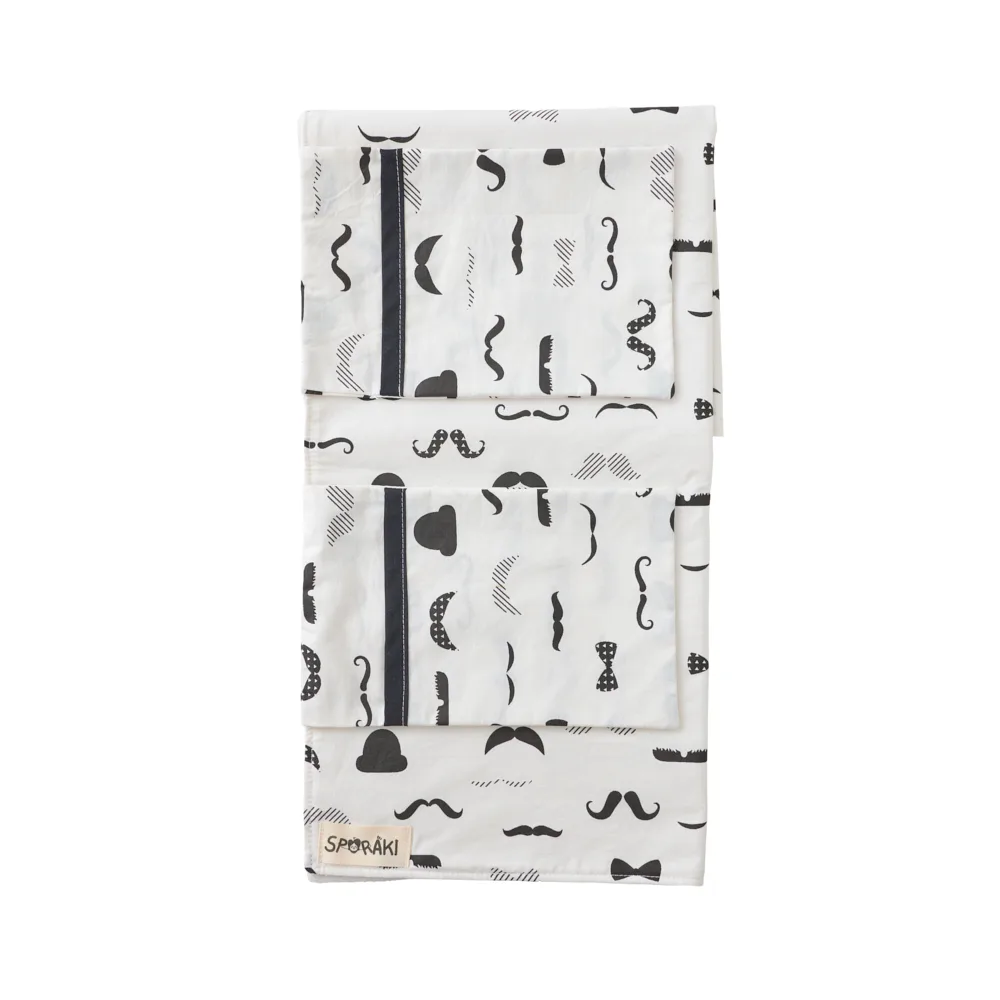 Brefiki-Allaxiera-Taxidiou-Mustache-Me-Thikes-sporakilab.gr